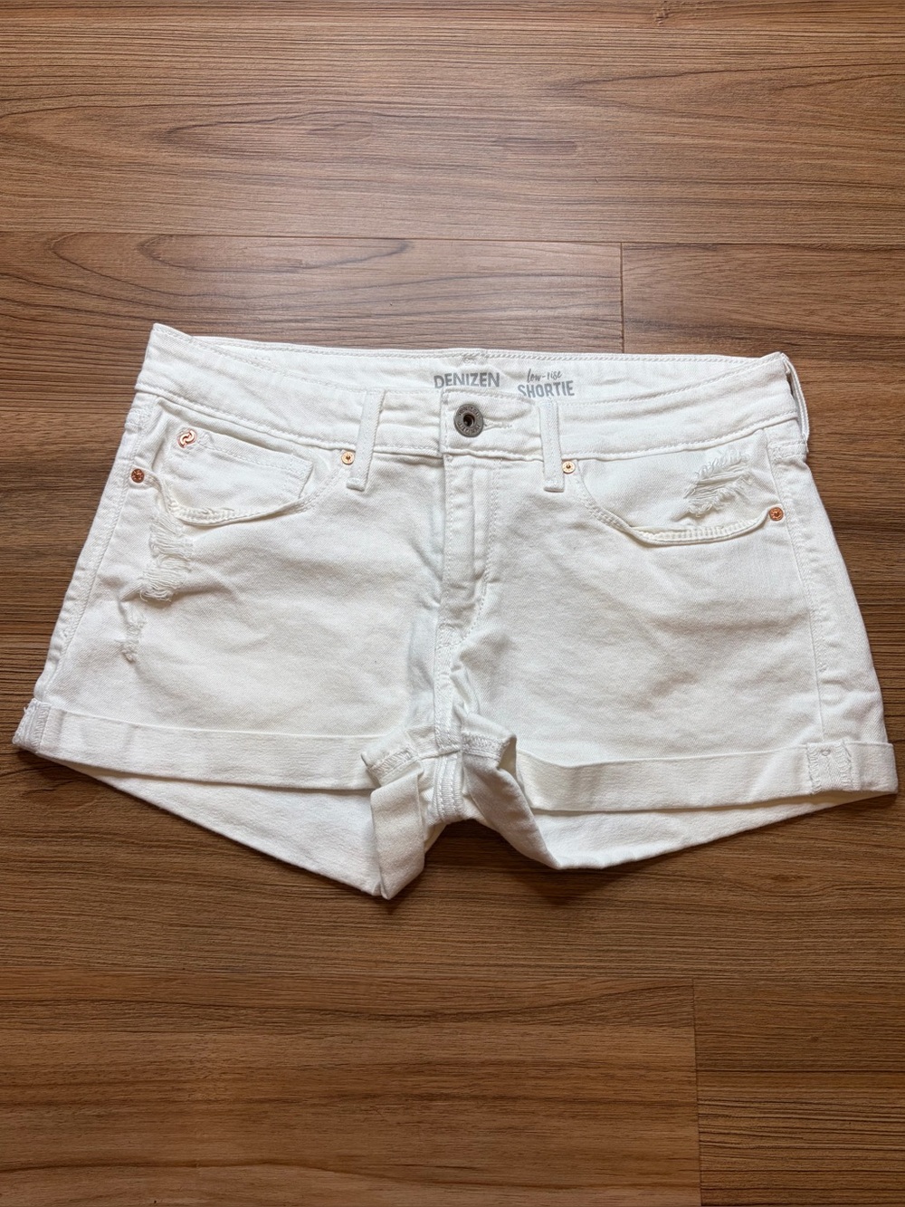 Levi's Low Rise White Denim Shorts Womens Size W30